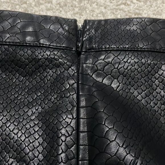 NWT- Stella Luce - L. Animal Print Mini Skirt - Picture 5 of 10